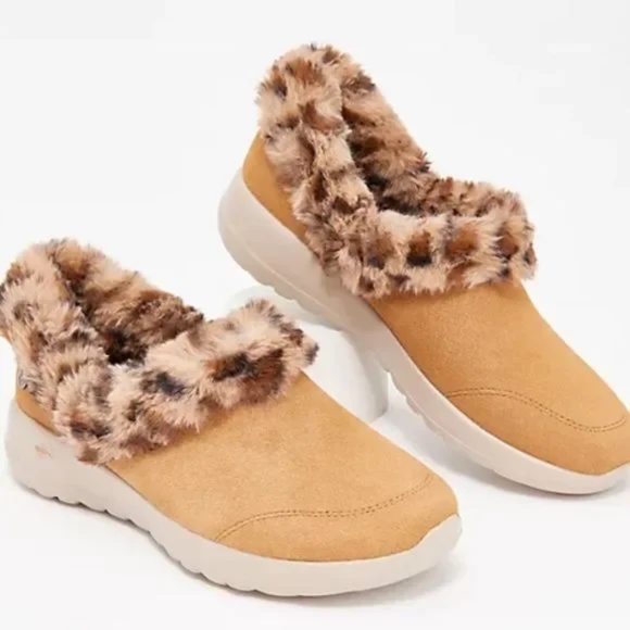Skechers Shoes - NEW Skechers On The Go Cozy Life Clog Slip On Comfort Indoor/Outdoor Slippers